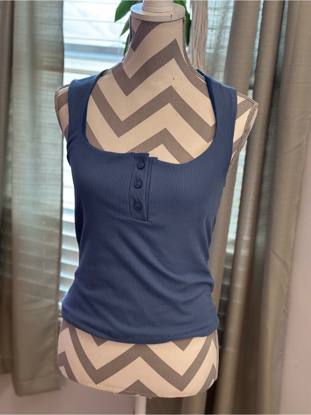 Live in the Moment Blue Ribbed Square Neck Henley Tank Top Size L